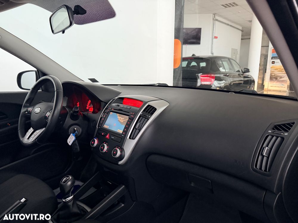 Kia Ceed 1.4 CVVT SW LX - 11