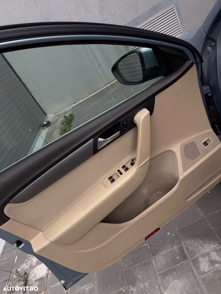 Volkswagen Passat - 16