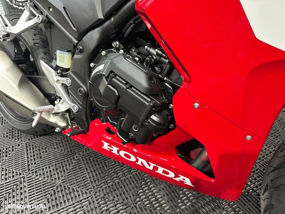 Honda CBR 500 R E-CLUTCH 2026 - 4
