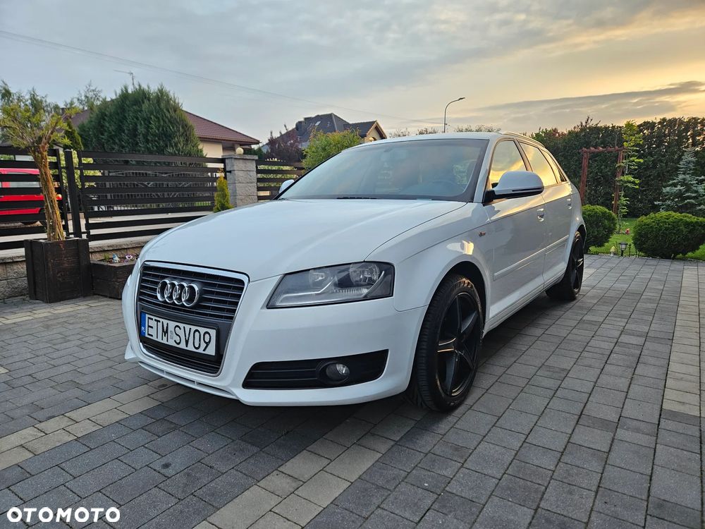 Audi A3 Sportback - 1
