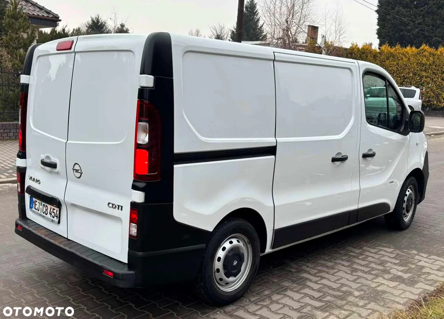 Opel Vivaro - 8