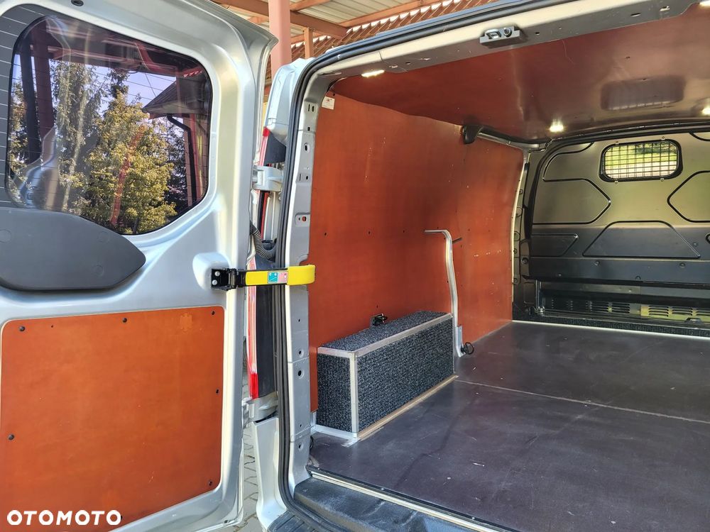 Ford TRANSIT CUSTOM - 15