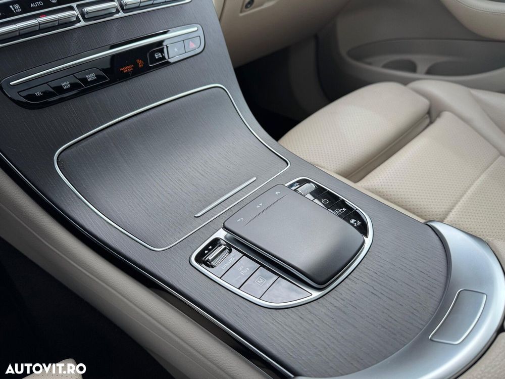 Mercedes-Benz GLC Coupe 300 e 4MATIC - 12