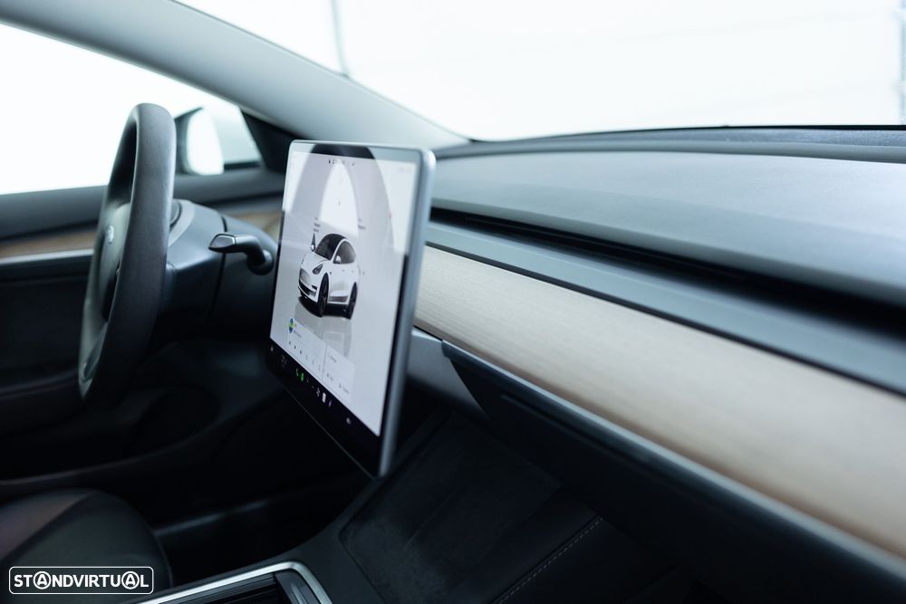 Tesla Model 3 Long-Range Dual Motor AWD - 18