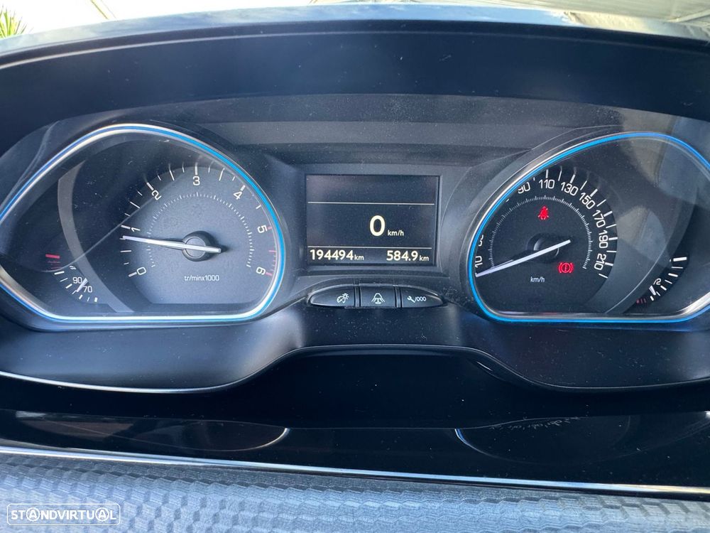 Peugeot 2008 BlueHDi 100 STOP & START Allure - 16