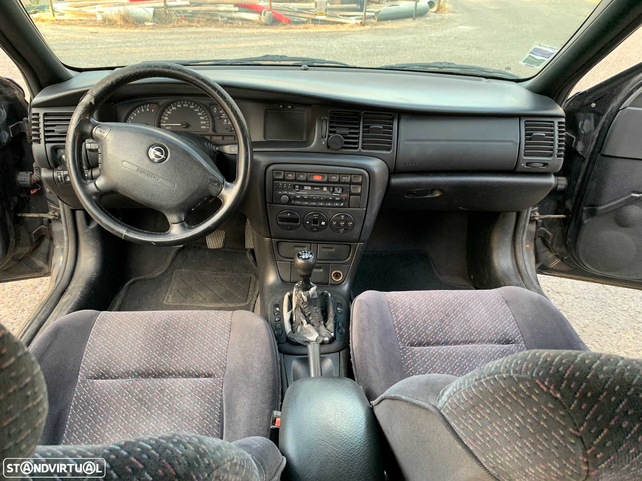 Opel Vectra Caravan 1.6i 16V - 13