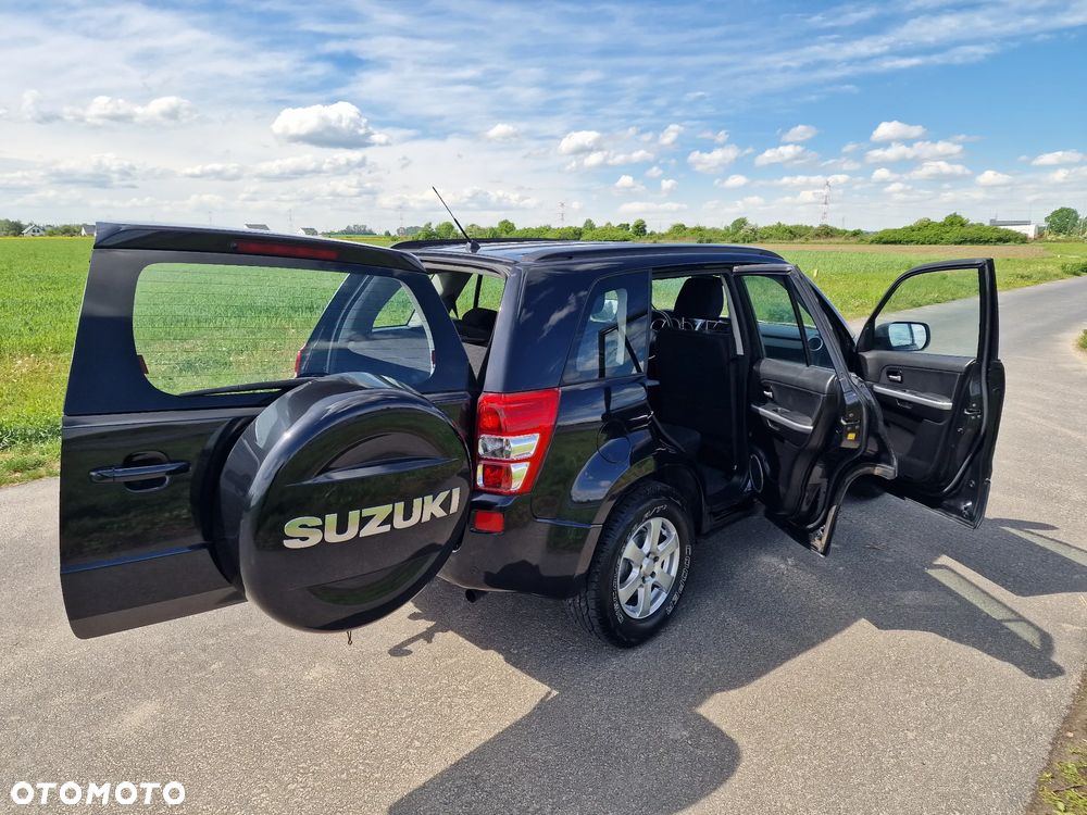 Suzuki Grand Vitara 2.0 - 35