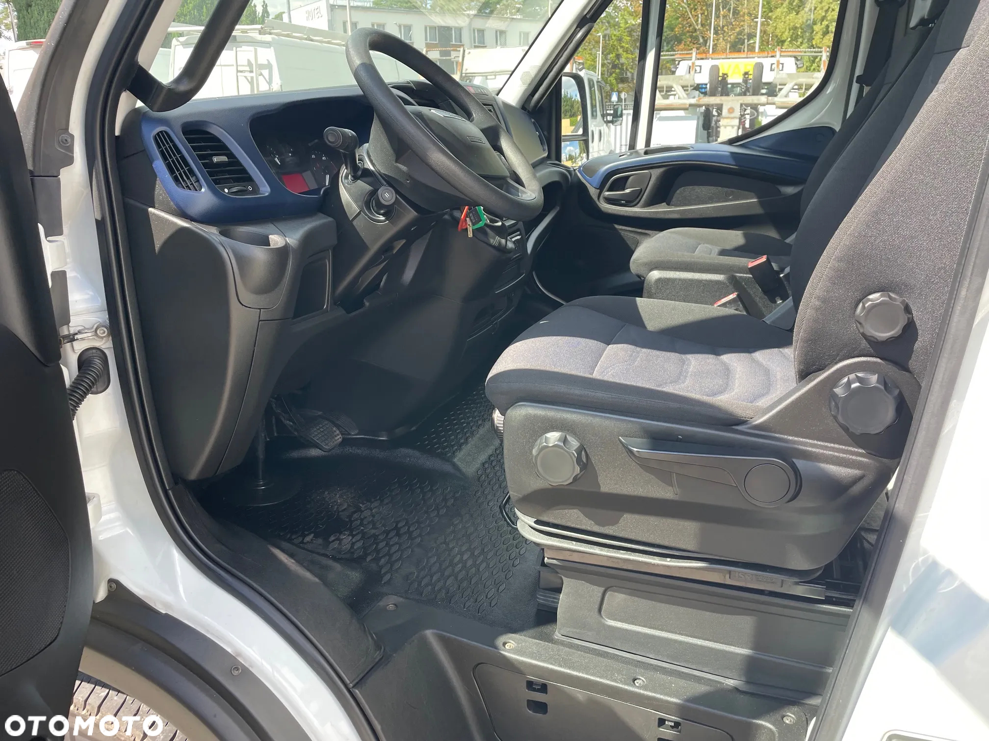Iveco Daily 72c18 Kontener winda 2017r - 12