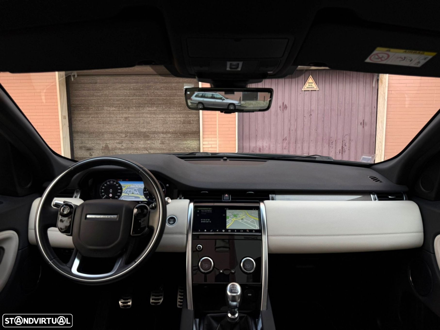 Land Rover Discovery Sport 2.0 eD4 R-Dynamic S - 23