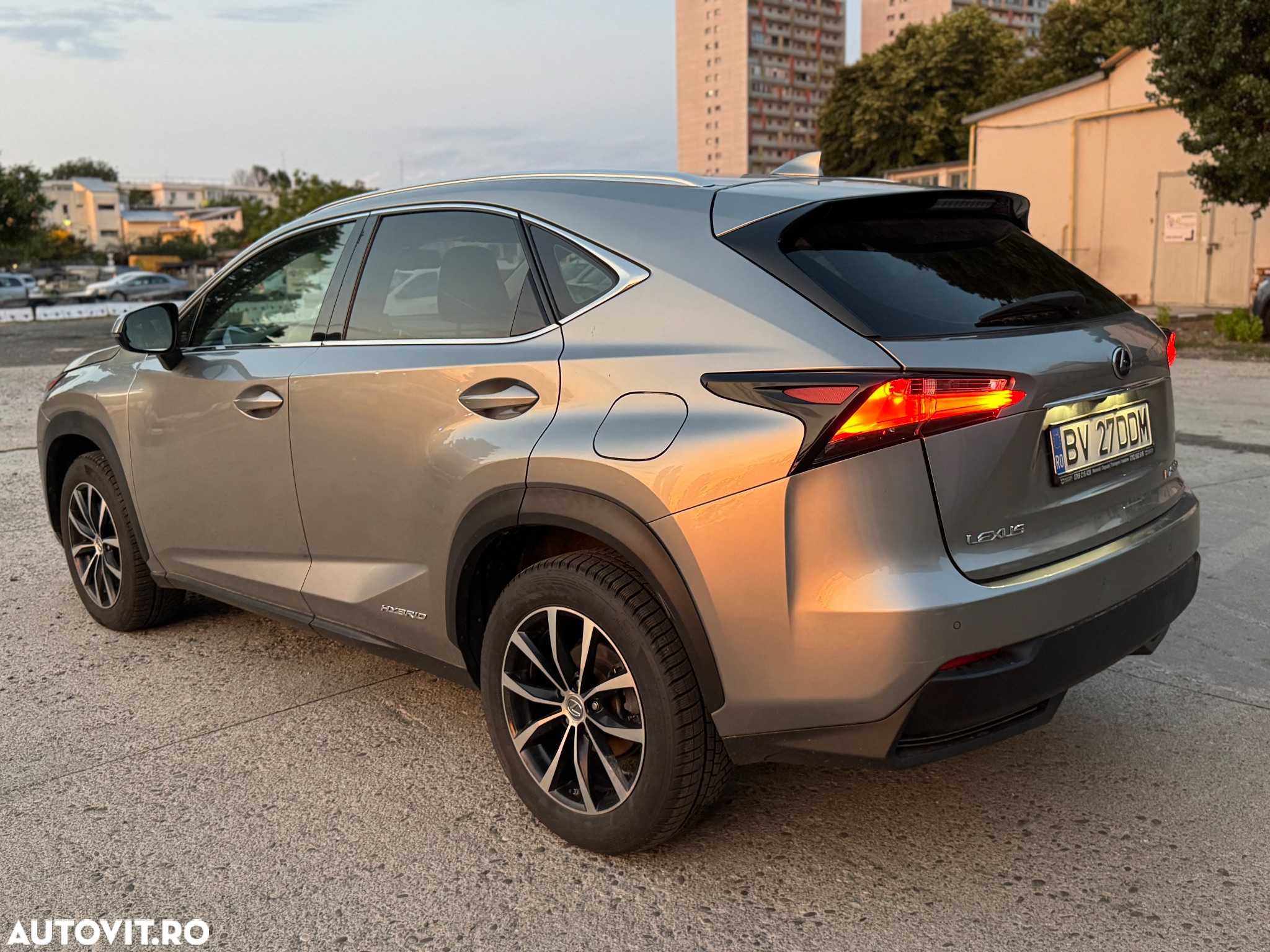 Lexus Seria NX 300h AWD Business - 3
