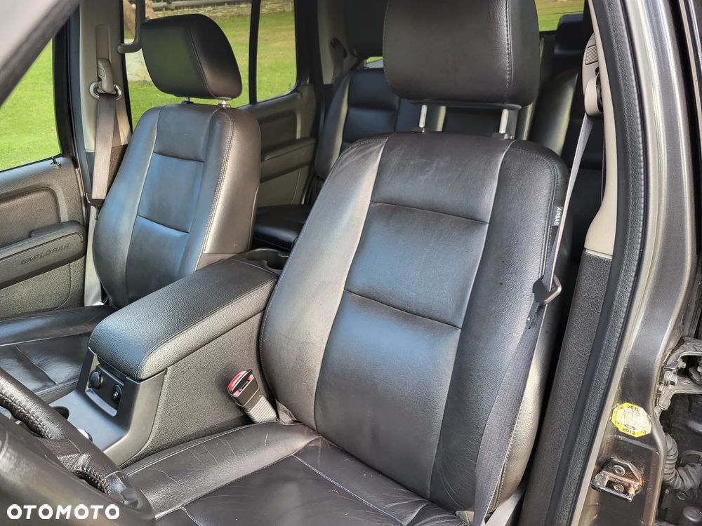 Ford Explorer 4.6 4WD - 16