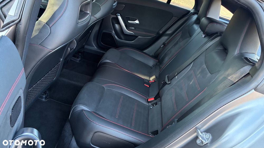 Mercedes-Benz CLA AMG 35 4Matic B AMG Speedshift 7G-DCT - 24