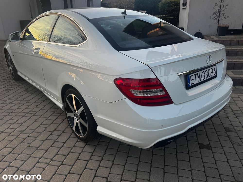 Mercedes-Benz Klasa C 220 CDI BlueEff Edition - 4