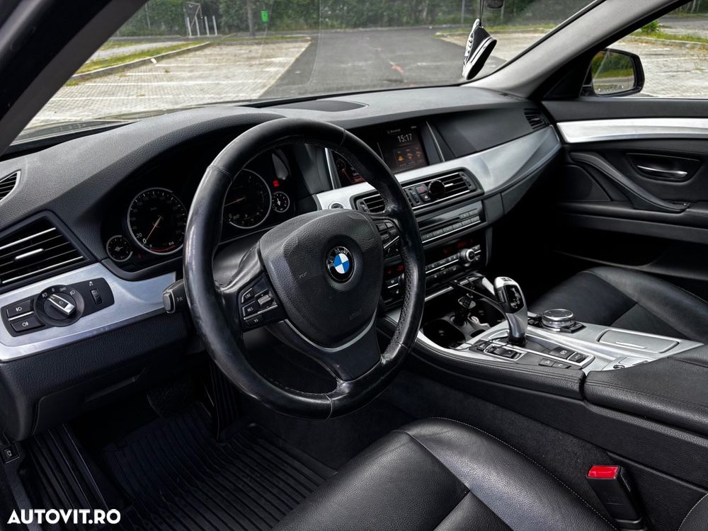 BMW Seria 5 525d xDrive AT - 12