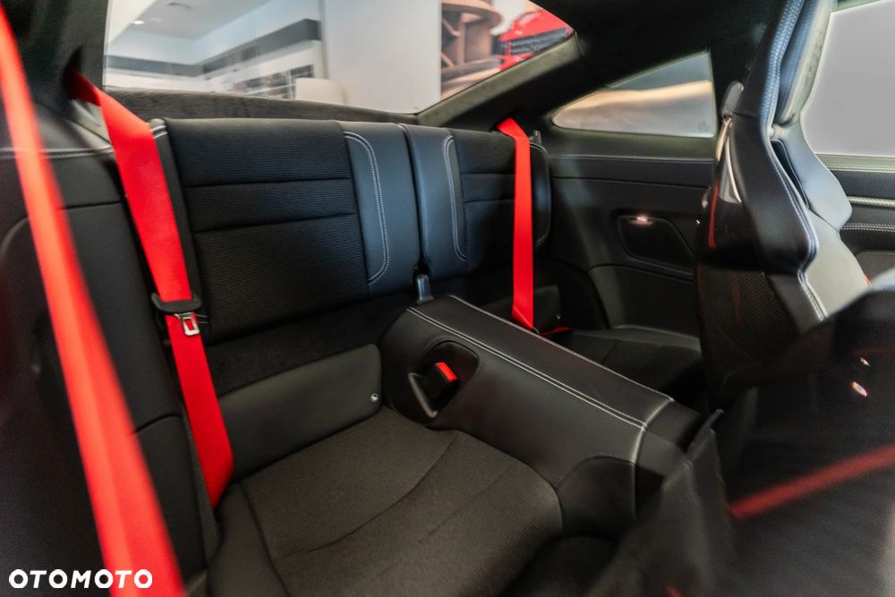 Porsche 911 GT3 Touring PDK - 12