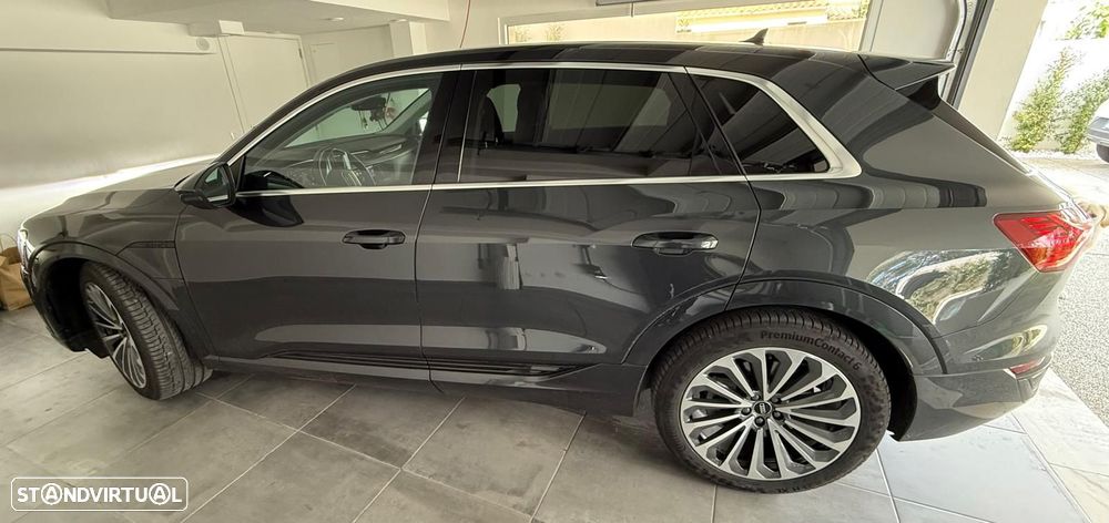 Audi Q8 e-Tron 55 quattro Advanced - 11