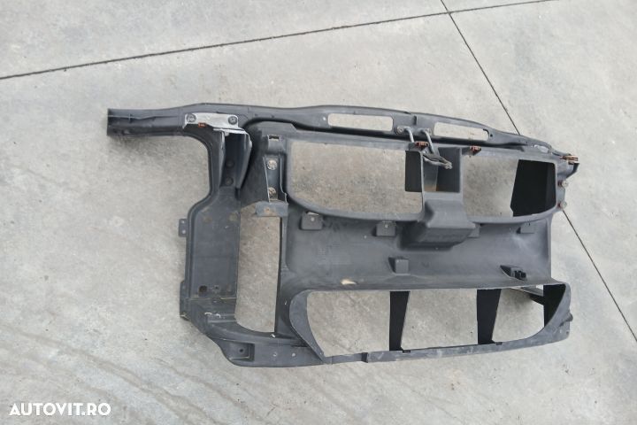 Trager / Calandru 2.0D 2.0D BMW Seria 3 E90 [2004 - 2010] Sedan 318i - 3