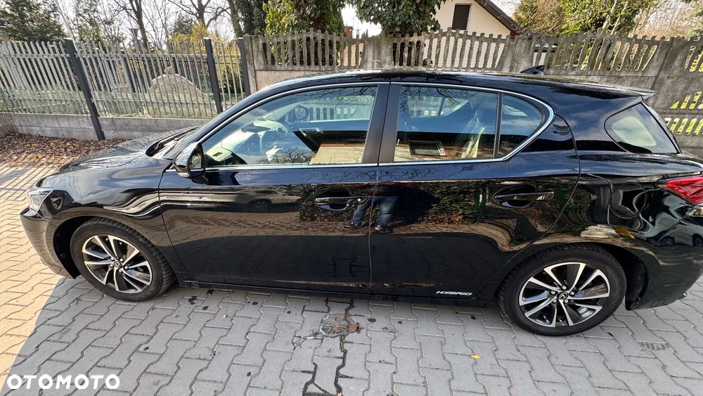 Lexus CT 200h Black - 10