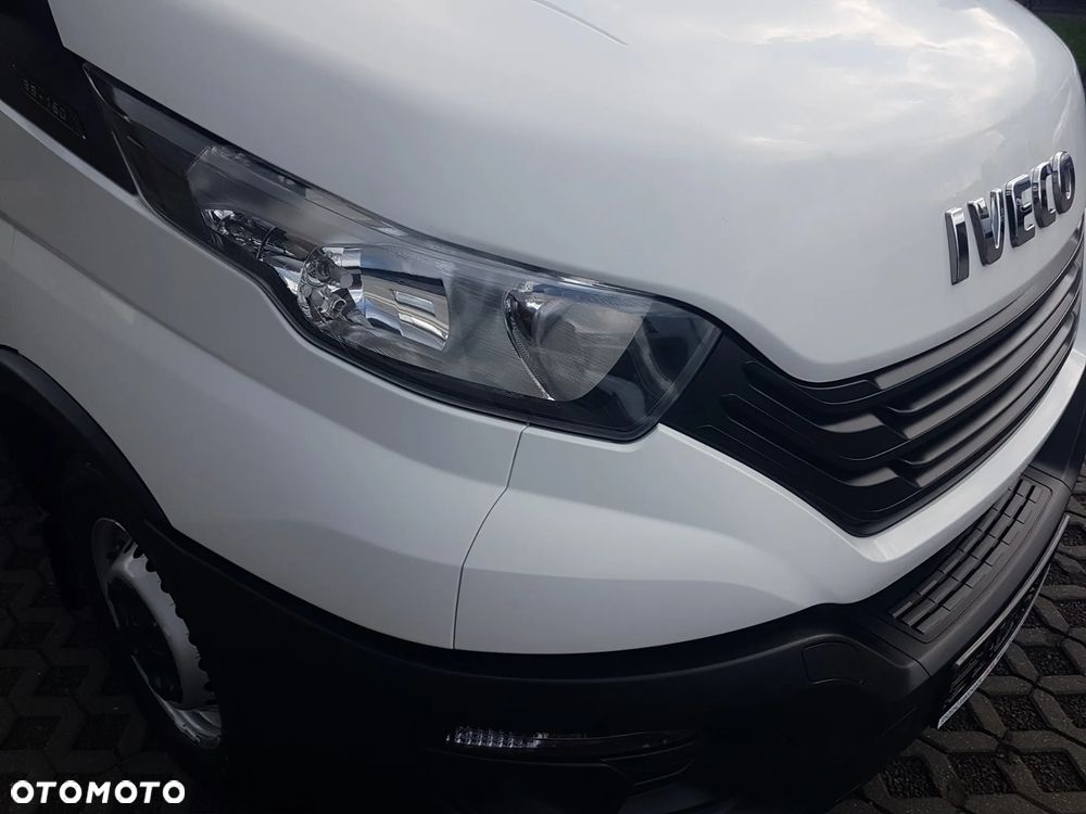 Iveco DAILY WINDA 8EP KONTENER KLIMA 4,22x2,24x2,24 KRAJOWY 35S16 3,0-160KM MANUAL 6-BIEGÓW - 32