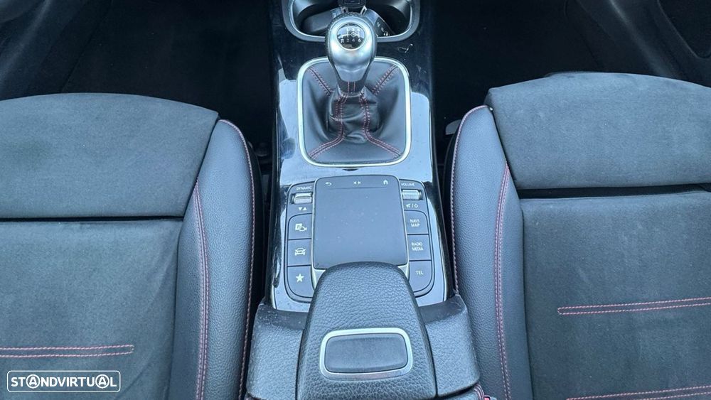 Mercedes-Benz CLA 180 d Shooting Brake AMG Line - 15