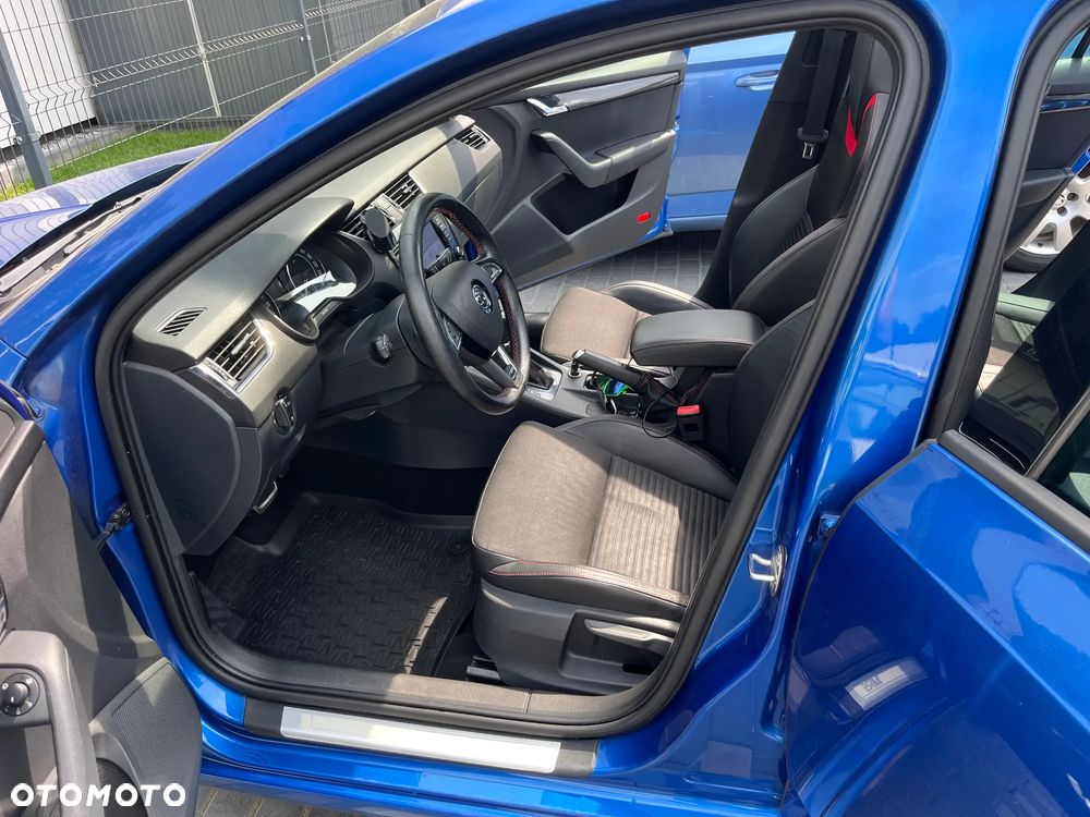 Skoda Octavia 2.0 TDI RS DSG - 20