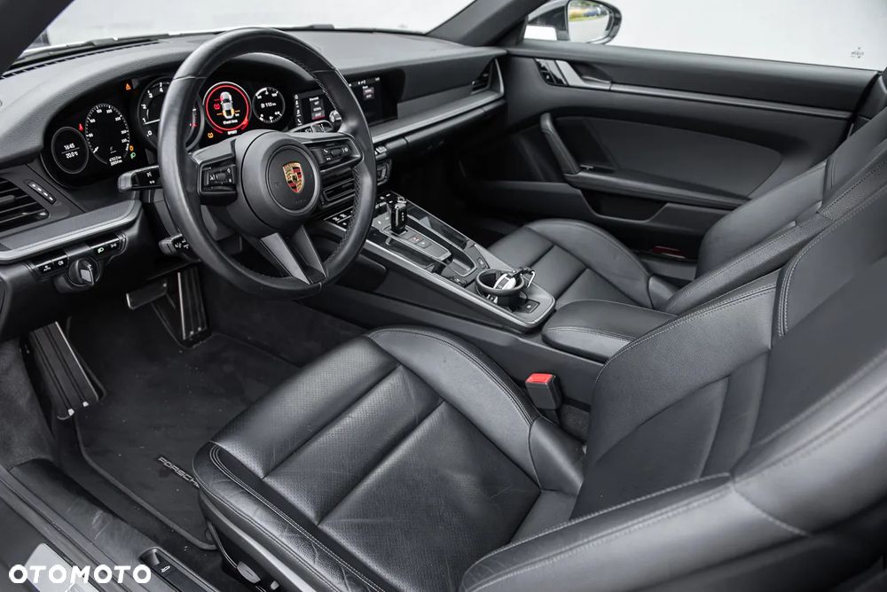 Porsche 911 Carrera - 15