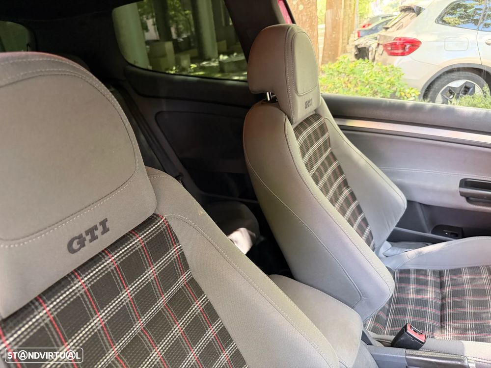 VW Golf 2.0 GTi Edition 30 - 17