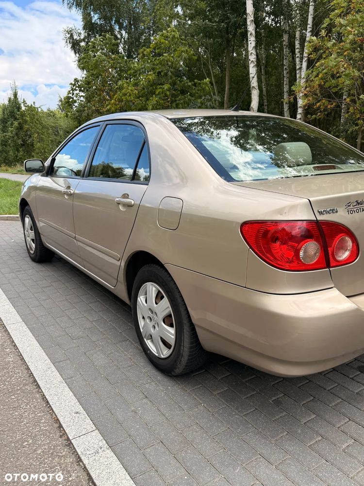 Toyota Corolla - 4