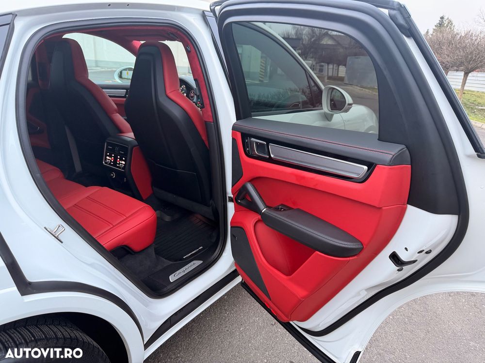 Porsche Cayenne Tiptronic S Platinum Edition - 28