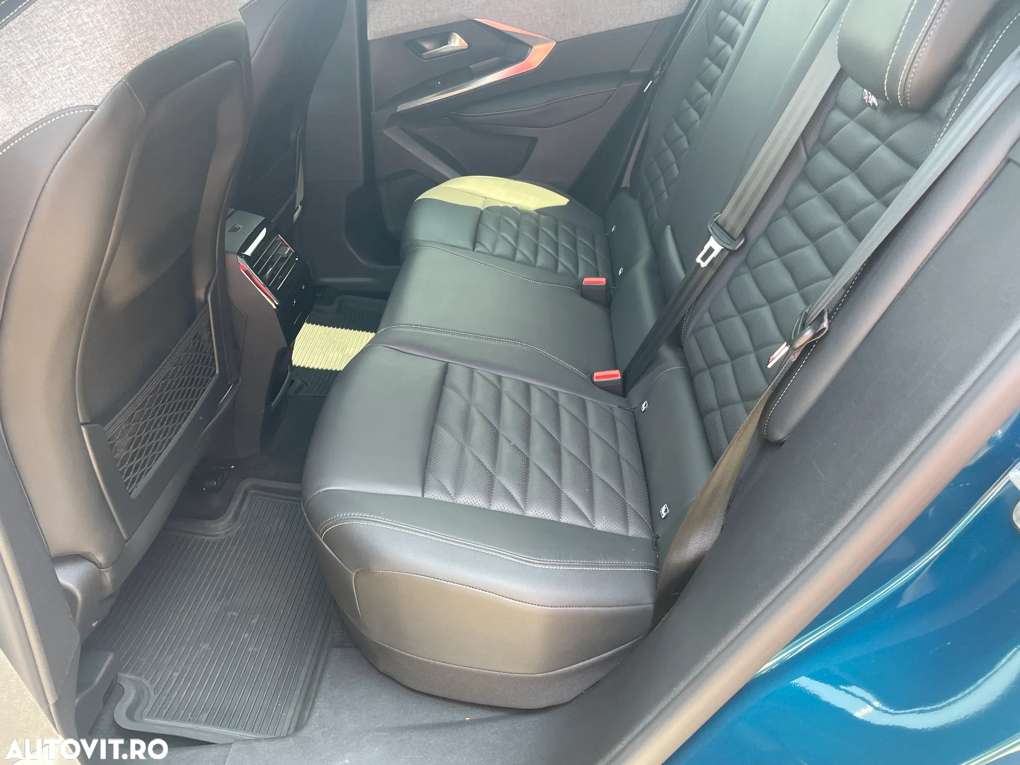 Peugeot 3008 1.2 MHEV 136 e-DCS6 GT - 11