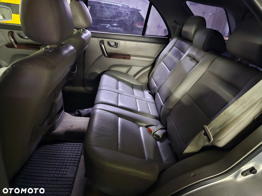 Kia Sorento 3.5 V6 - 8