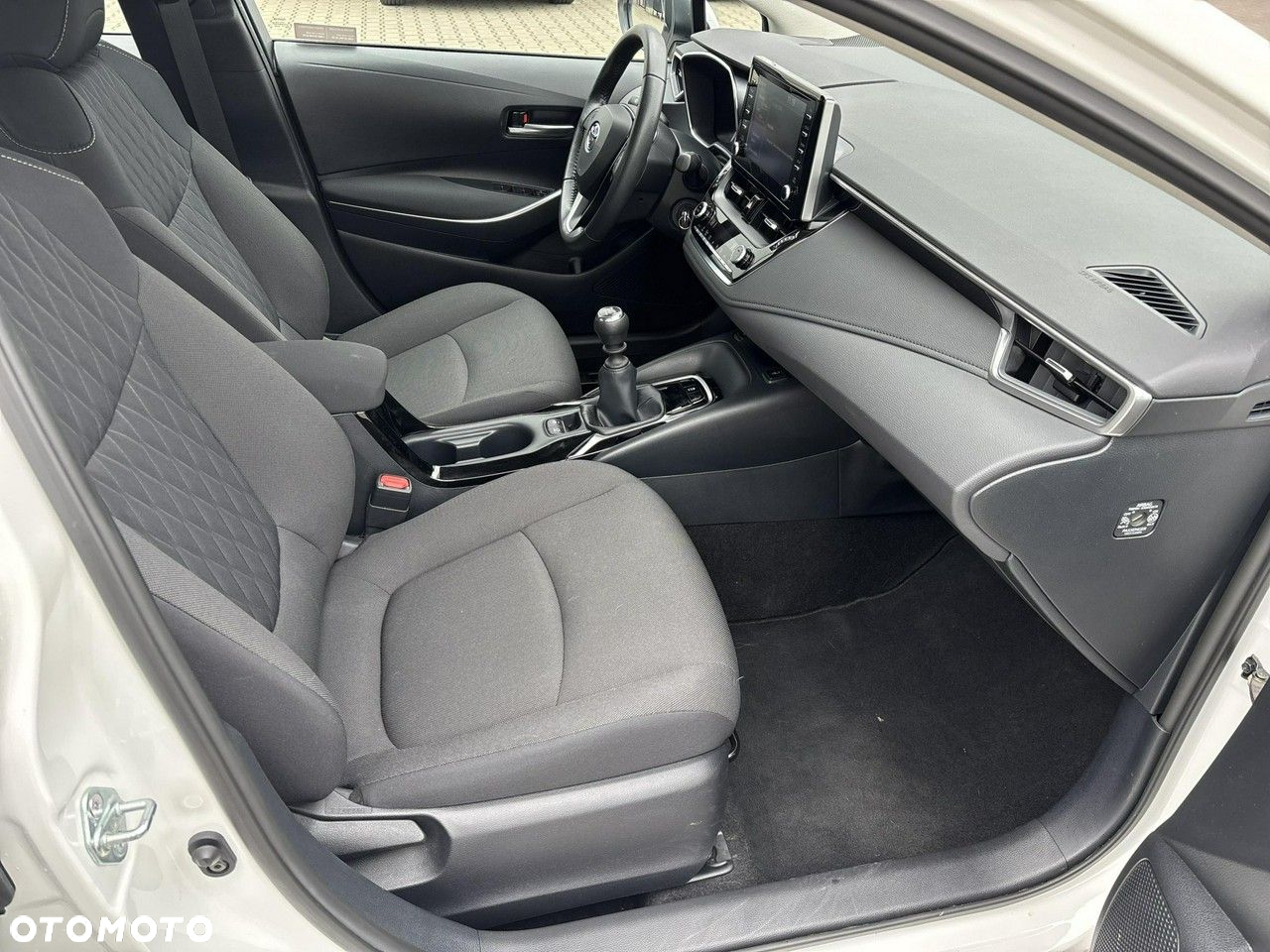 Toyota Corolla 1.6 Comfort - 17