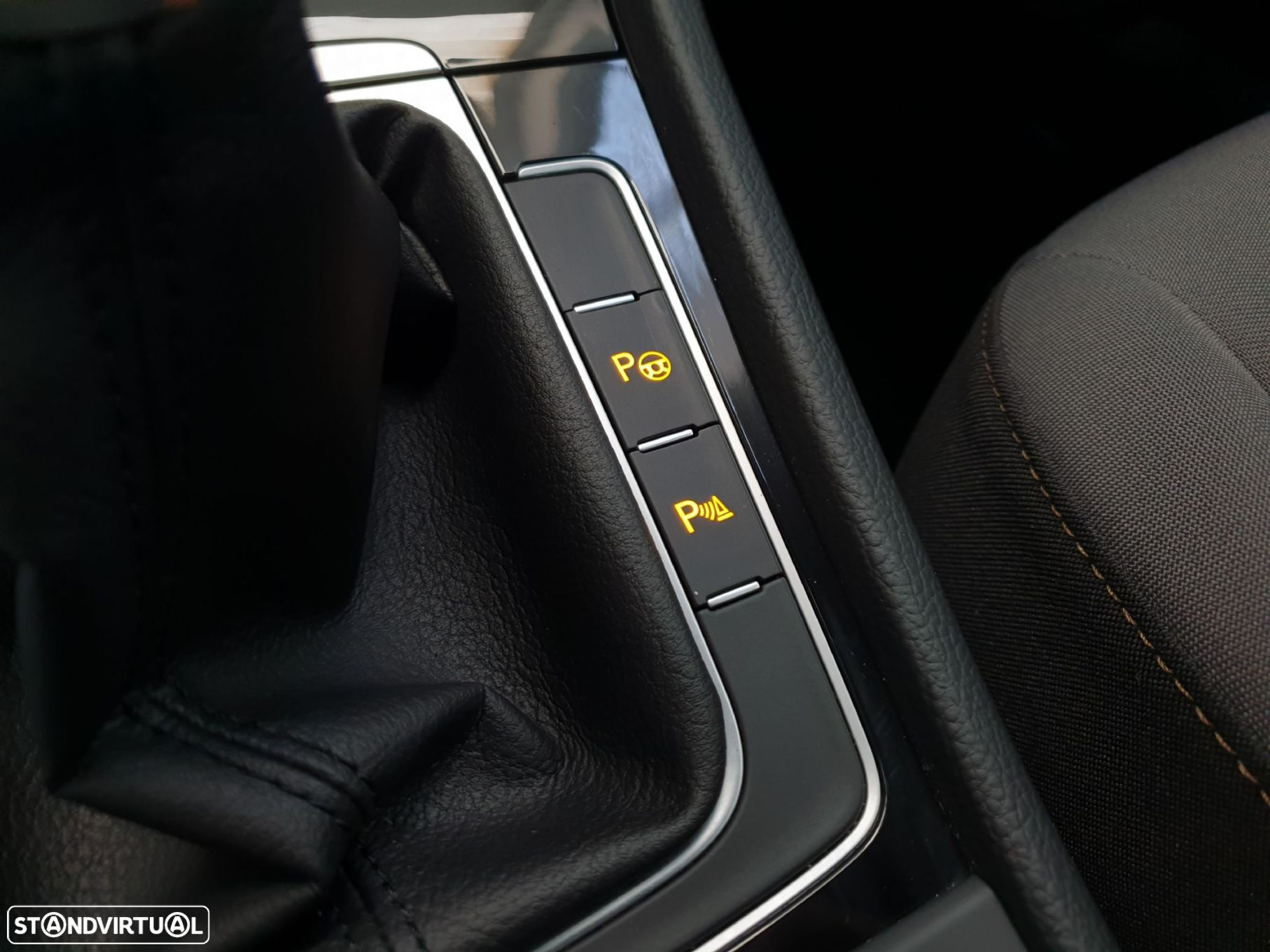VW Golf Variant 1.6 TDi BlueMotion Allstar - 28