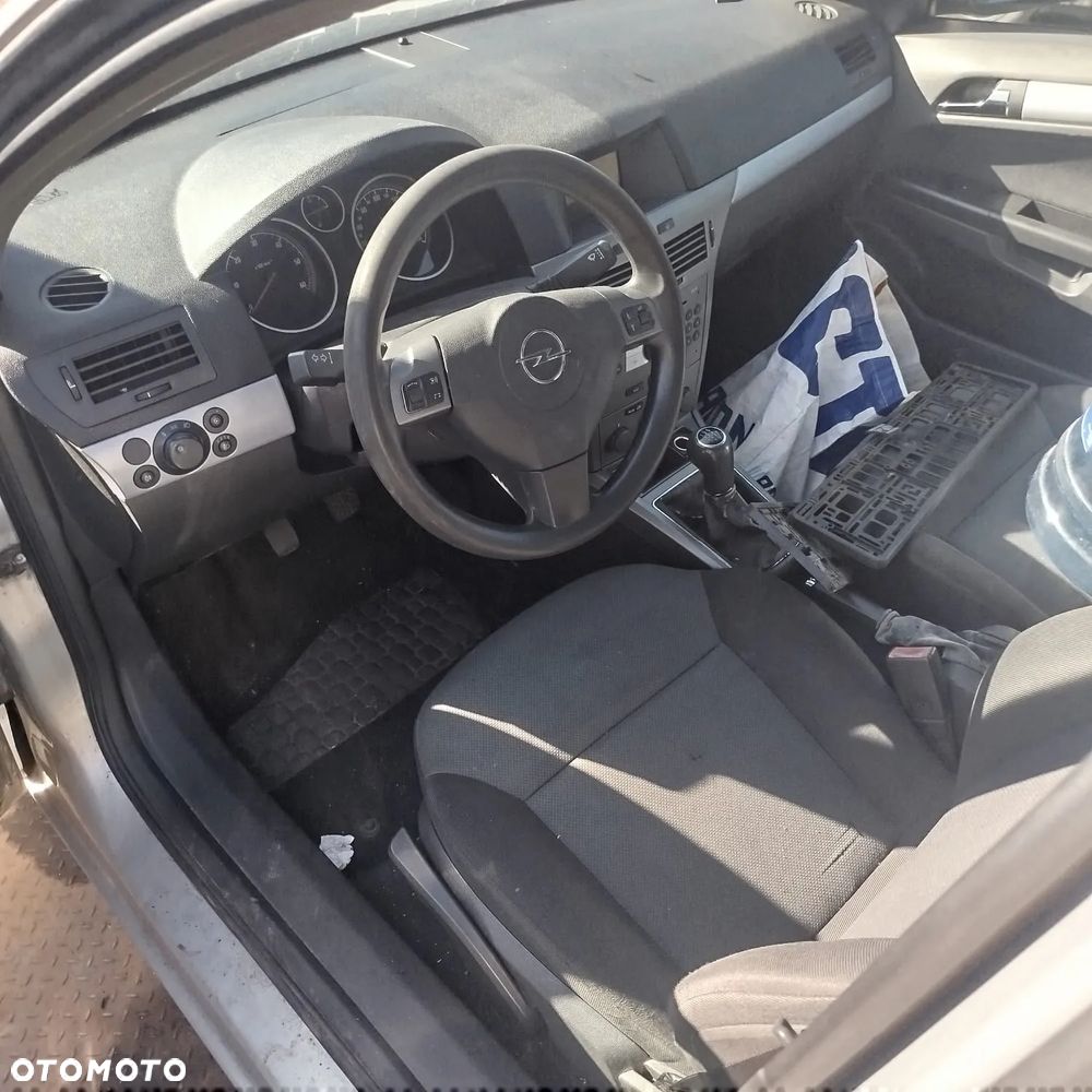 Opel Astra H na części . - 4