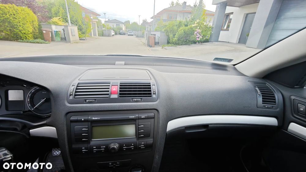 Skoda Octavia 1.6 FSI Ambiente - 18