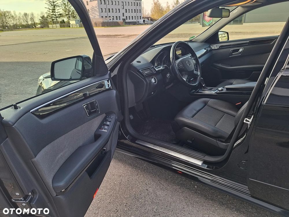 Mercedes-Benz Klasa E 200 CGI BlueEFFICIENCY Automatik Avantgarde - 13