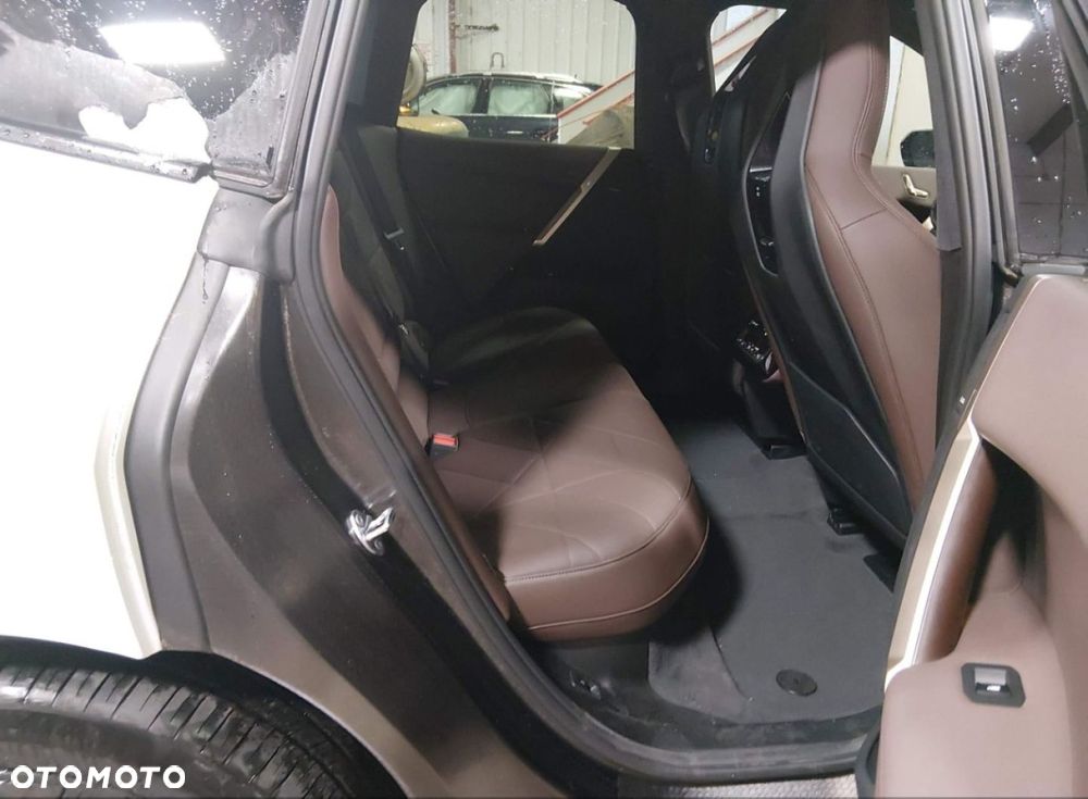 BMW iX - 10