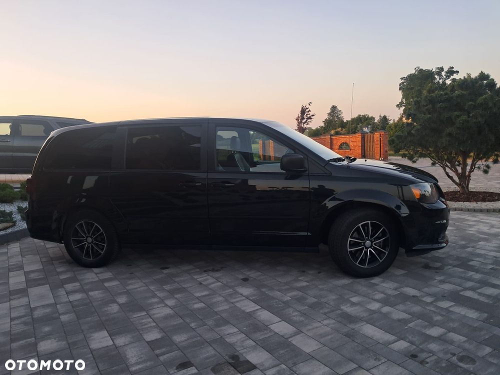 Dodge Grand Caravan - 14