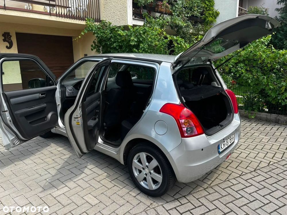 Suzuki Swift 1.3 JB Edition - 8