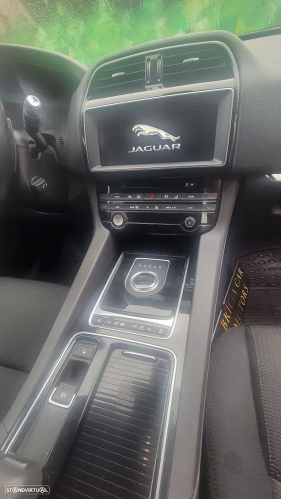 Jaguar F-Pace 3.0 D300 AWD - 16