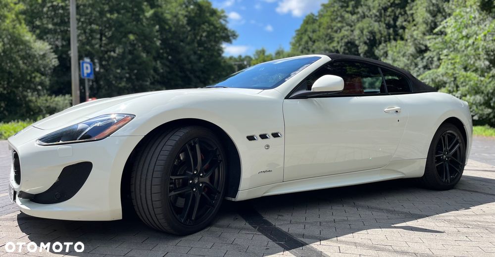 Maserati GranCabrio Sport - 12