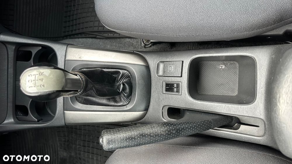 Toyota RAV4 2.0 VVT-i 4x4 - 27