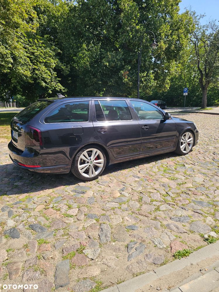 Skoda Octavia 2.0 TDI CR DPF RS - 10