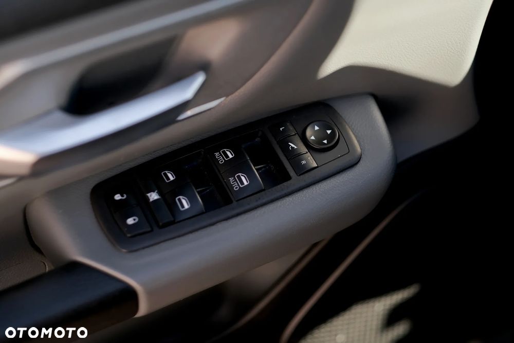 RAM 1500 5.7 Crew Cab Shortbed Bighorn Chrome - 33