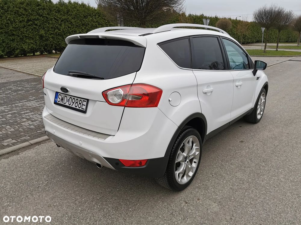 Ford Kuga 2.0 TDCi 2x4 Titanium - 11