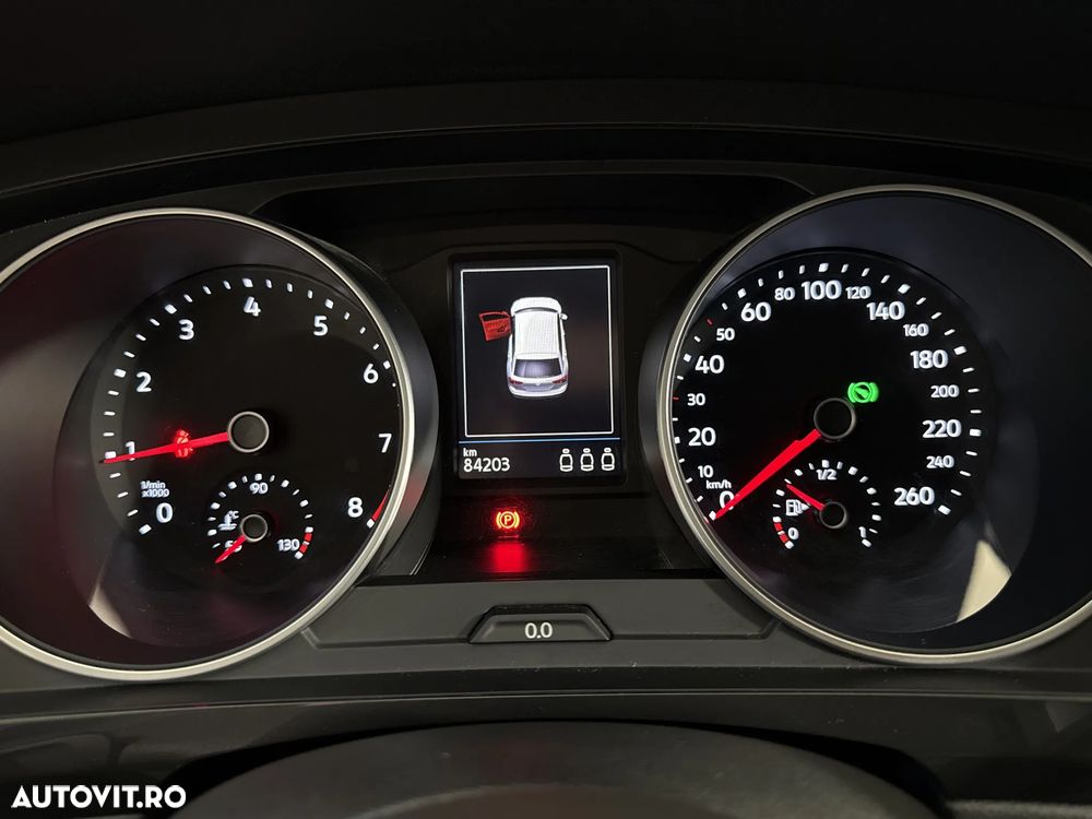 Volkswagen Tiguan - 11