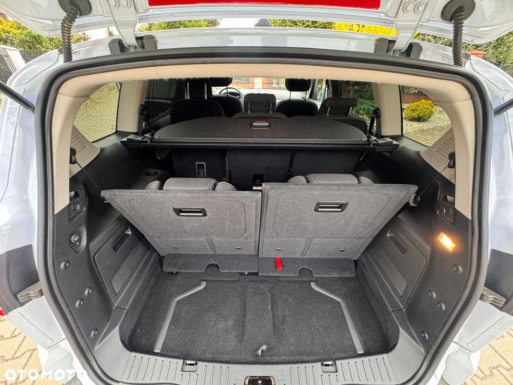 Ford S-Max - 29