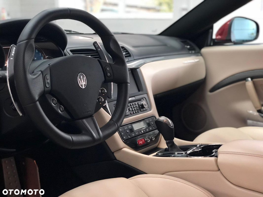 Maserati GranTurismo S Automat - 9