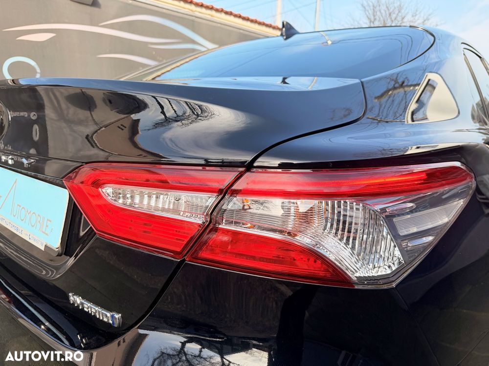 Toyota Camry - 9