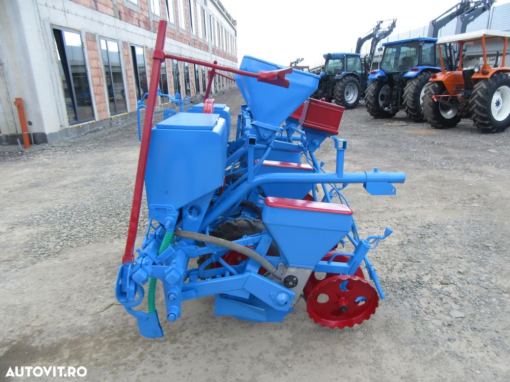 MONOSEM Semanatoare de porumb 4 randuri - 8